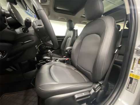 Certified 2023 MINI Cooper 4-Door Hardtop FWD image 17