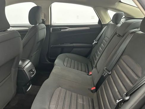 Used 2019 Ford Fusion SE image 28