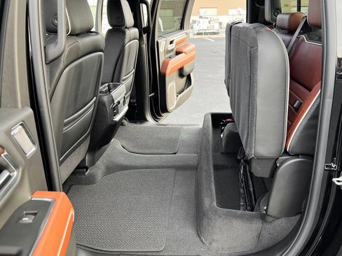 Used 2025 GMC Sierra 3500 Denali Ultimate image 23