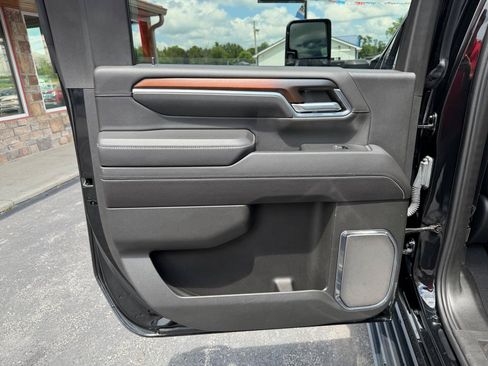 Used 2024 GMC Sierra 2500 Denali w/ Denali Reserve Package AWD/4WD image 18