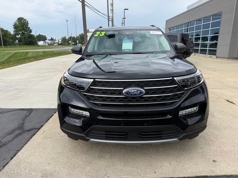 Certified 2023 Ford Explorer XLT w/ Equipment Group 202A AWD/4WD image 4