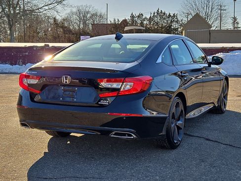 Used 2018 Honda Accord Touring image 5