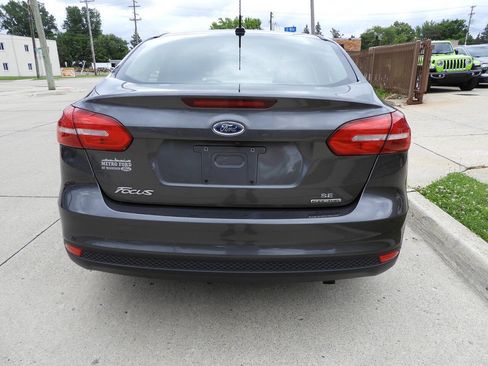 Used 2017 Ford Focus SE FWD image 8