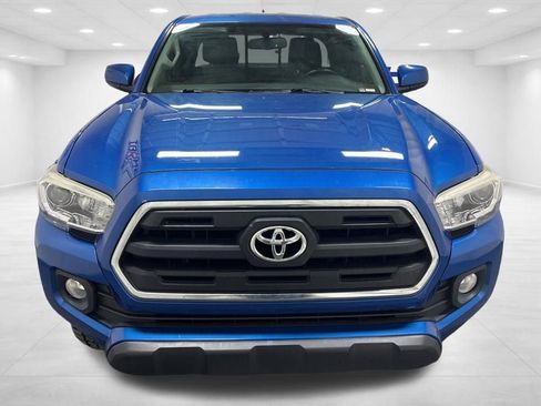 Used 2017 Toyota Tacoma SR5 image 2