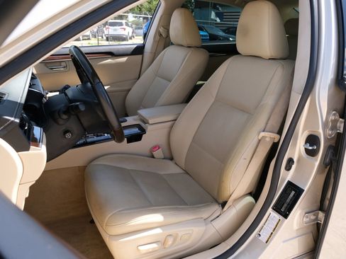 Used 2015 Lexus ES 350 w/ Premium Package FWD image 9