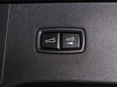 Certified 2026 Porsche Cayenne AWD/4WD image 38