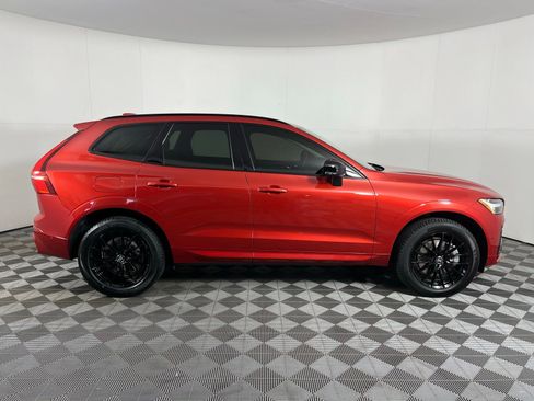 Used 2023 Volvo XC60 T8 Plus image 9