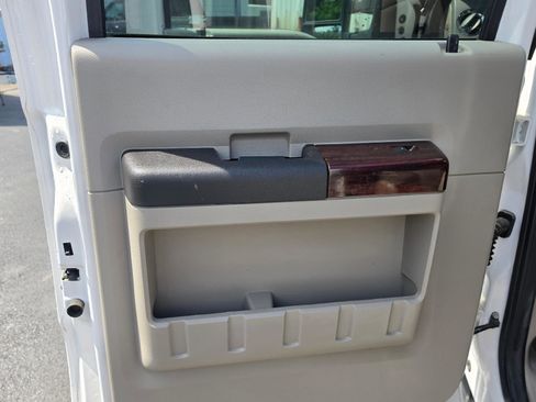 Used 2010 Ford F250 XL AWD/4WD image 15