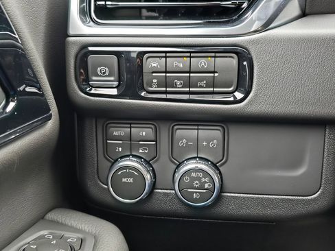 New 2026 GMC Yukon XL Denali AWD/4WD image 18