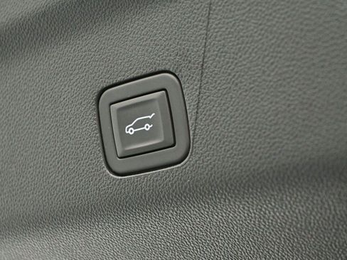 Used 2025 GMC Yukon XL Denali Ultimate w/ LPO, Floor Liner Package image 12