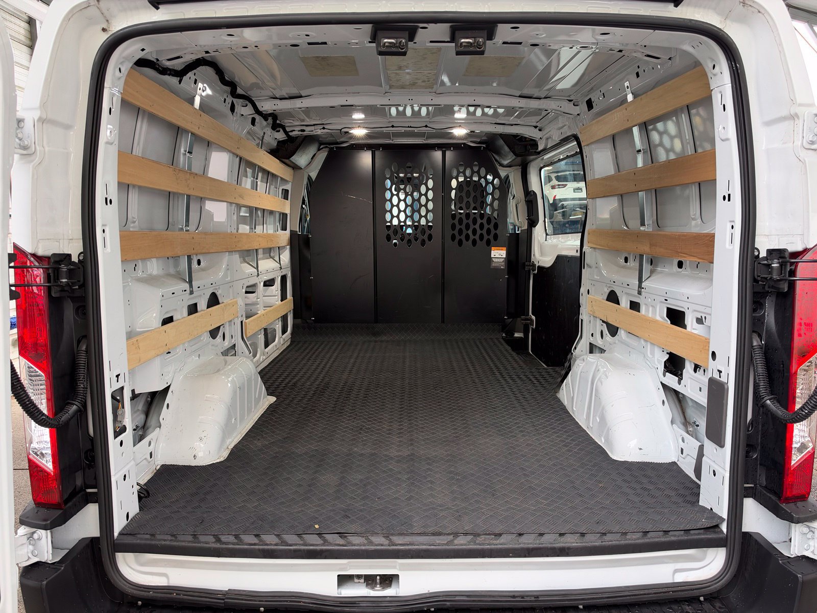 Used 2025 Ford Transit 250 Low Roof w/ Exterior Upgrade Package RWD image 8