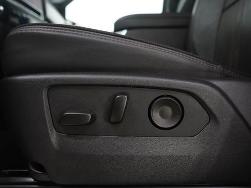 Used 2025 Chevrolet Silverado 1500 High Country image 22