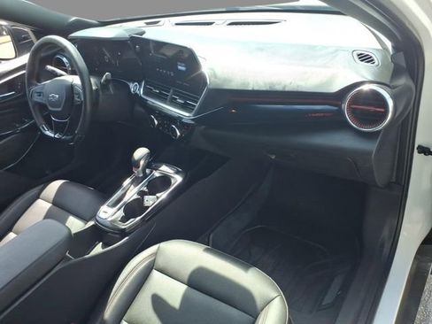 Used 2025 Chevrolet Trax RS w/ Driver Confidence Package FWD image 12