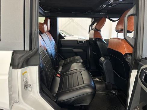 Used 2023 Ford Bronco Badlands w/ Sasquatch Package image 32