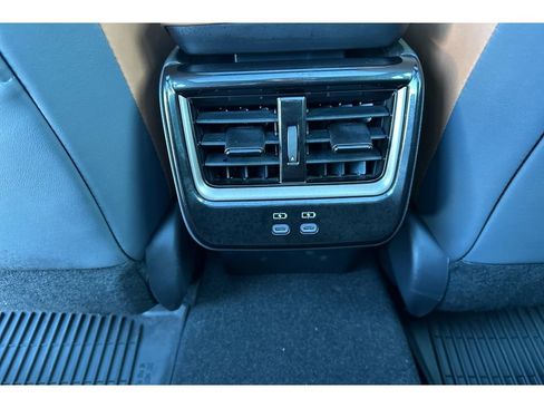 Certified 2025 Toyota Crown Signia image 14