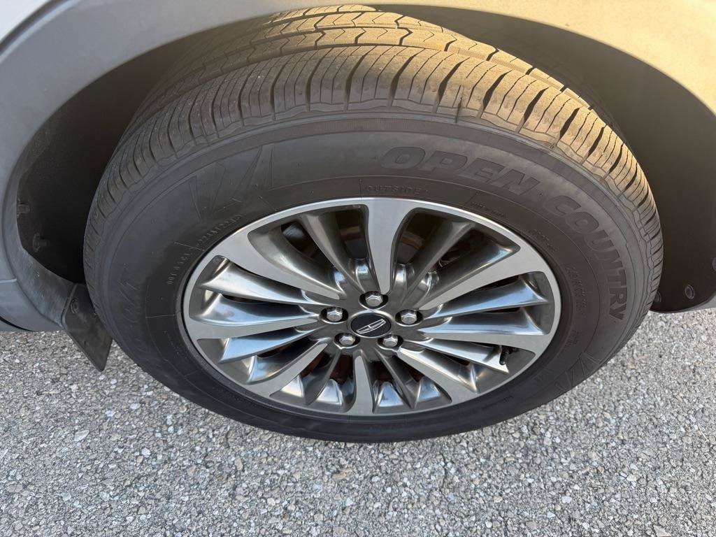 Used 2019 Lincoln Nautilus Select FWD image 19