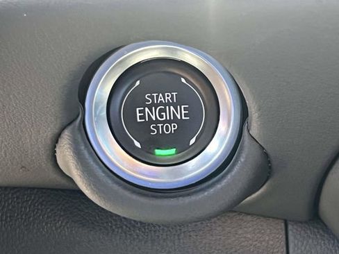 Used 2025 Chevrolet Suburban LT AWD/4WD image 29