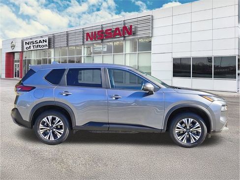 Certified 2023 Nissan Rogue SV image 3
