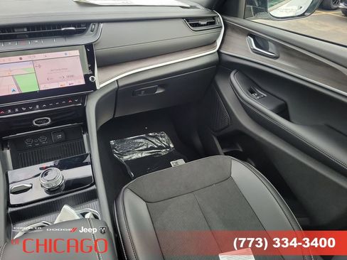 New 2026 Jeep Grand Cherokee Laredo image 16