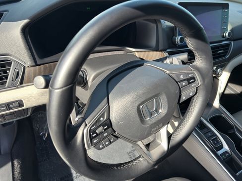 Used 2022 Honda Accord Touring image 14