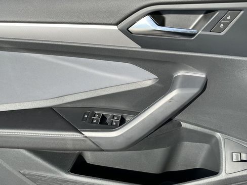 New 2026 Volkswagen Jetta SE FWD image 21