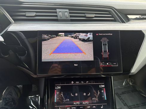 Used 2024 Audi Q8 e-tron Premium AWD/4WD image 19