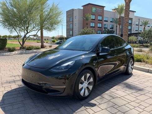 Used 2021 Tesla Model Y Performance AWD/4WD image 6