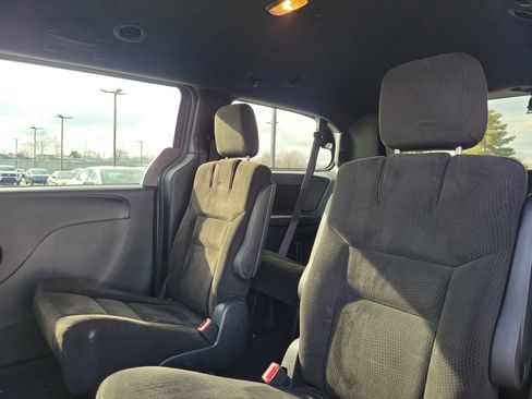 Used 2015 Dodge Grand Caravan SXT w/ Blacktop Package image 12