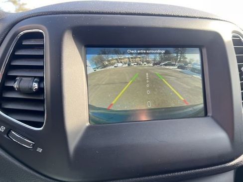 Used 2018 Jeep Compass Latitude w/ Popular Equipment Group image 38