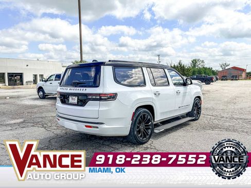 Used 2022 Jeep Grand Wagoneer Series II AWD/4WD image 7