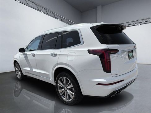 Used 2022 Cadillac XT6 Premium Luxury AWD/4WD image 5