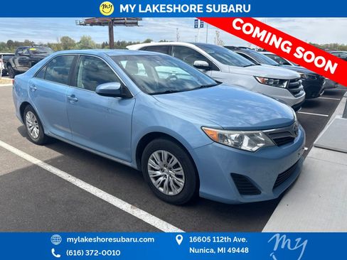 Used 2014 Toyota Camry LE FWD image 1