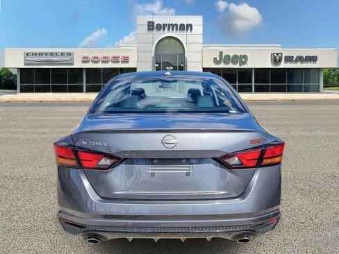 Used 2024 Nissan Altima 2.5 SR FWD image 6
