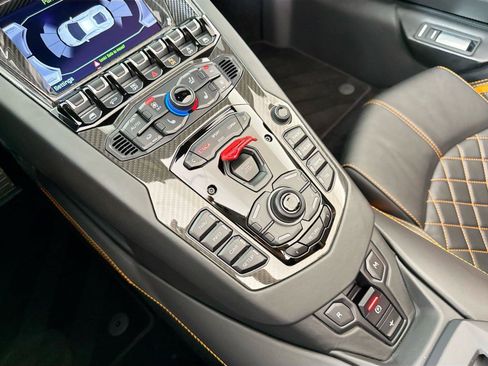 Used 2019 Lamborghini Aventador S AWD/4WD image 19