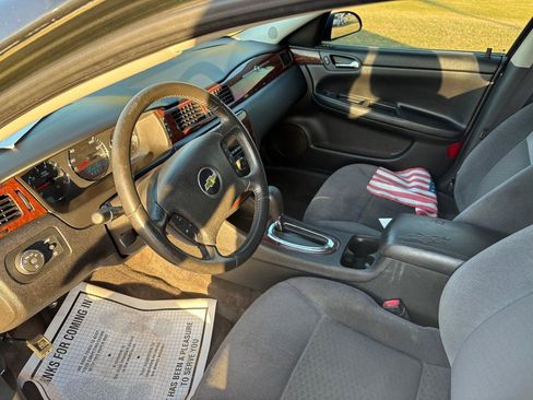 Used 2011 Chevrolet Impala LT FWD image 10