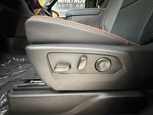 Used 2025 GMC Yukon AT4 image 28