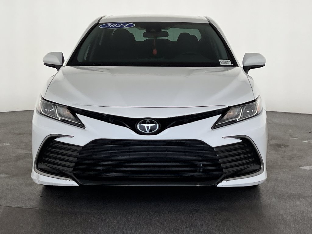 Used 2024 Toyota Camry LE AWD/4WD image 11