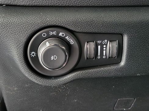 New 2026 Chrysler Pacifica Select FWD image 20