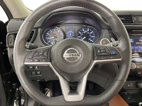 Used 2019 Nissan Rogue SL w/ Premium Package FWD image 17