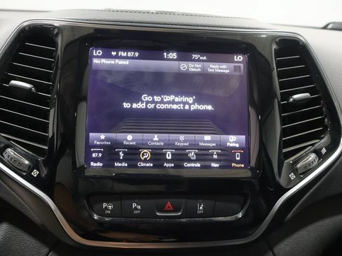Used 2019 Jeep Cherokee Limited w/ Technology Group AWD/4WD image 25