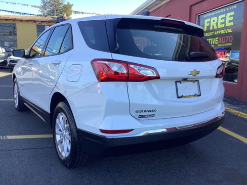 Used 2018 Chevrolet Equinox LS FWD image 5