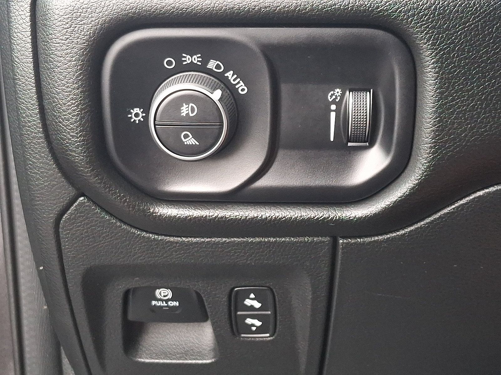 Certified 2024 RAM 1500 Big Horn AWD/4WD image 24