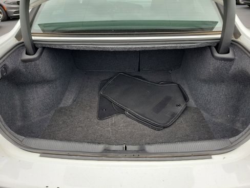 Used 2023 Dodge Charger SXT image 8