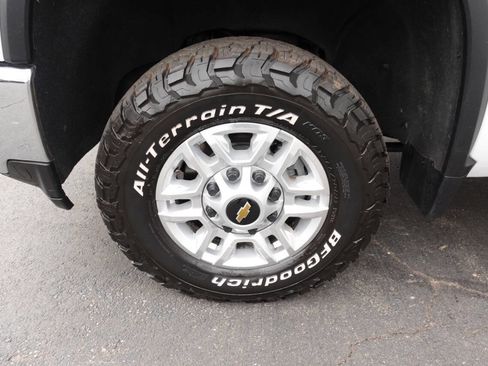 Used 2023 Chevrolet Silverado 2500 LT w/ Snow Plow Prep/Camper Package image 51