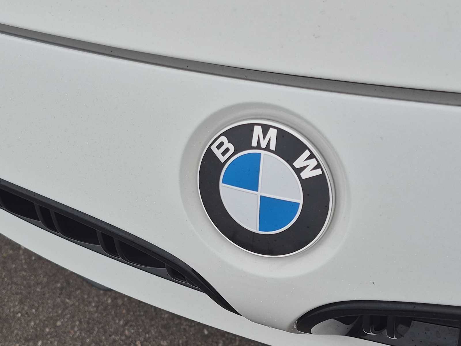 Used 2018 BMW M4 Convertible RWD image 11