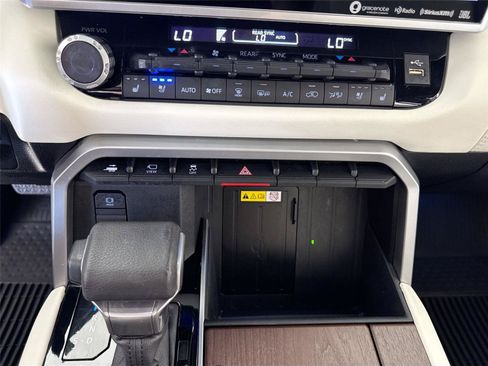 Used 2024 Toyota Sequoia Capstone AWD/4WD image 18