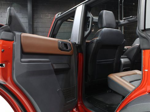 Used 2024 Ford Bronco Outer Banks AWD/4WD image 41