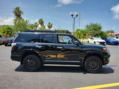 Used 2022 Toyota 4Runner Limited AWD/4WD image 5