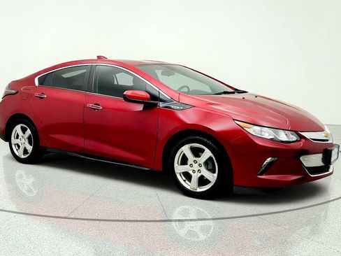 Used 2018 Chevrolet Volt LT FWD image 3