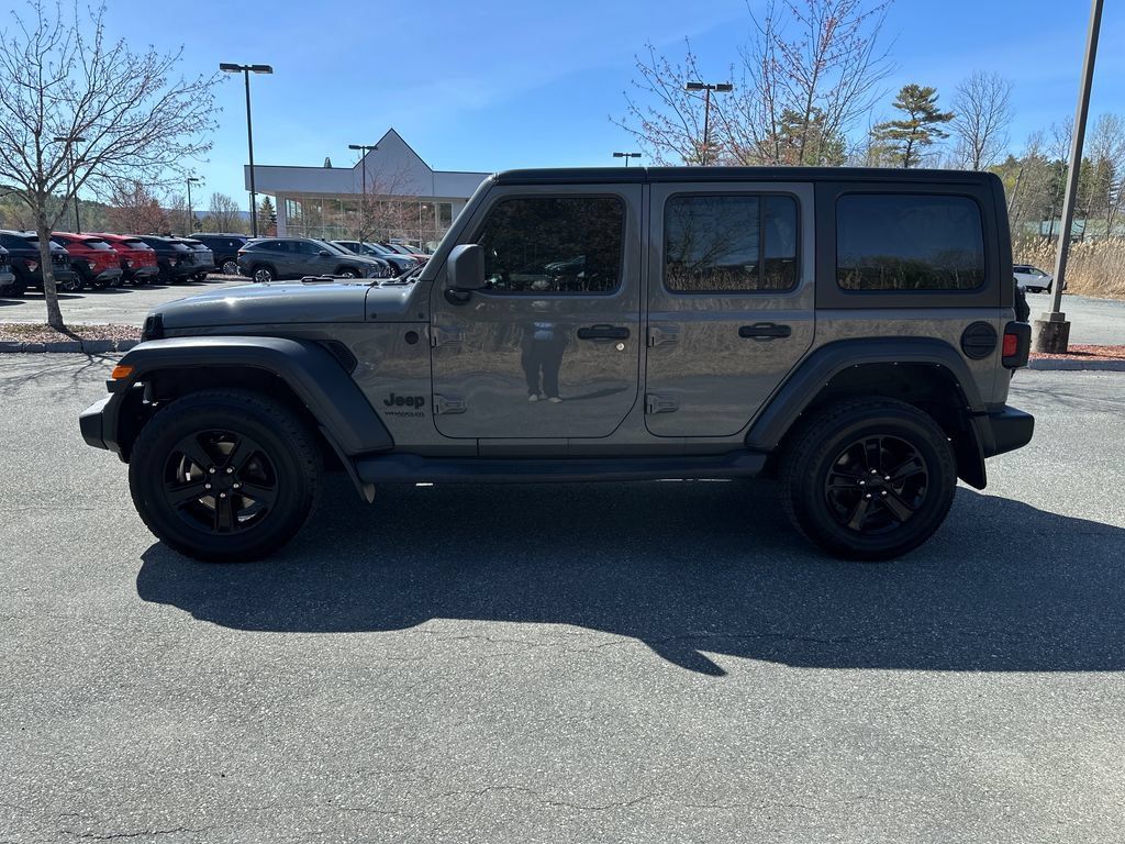 Used 2022 Jeep Wrangler Unlimited Sport AWD/4WD image 2